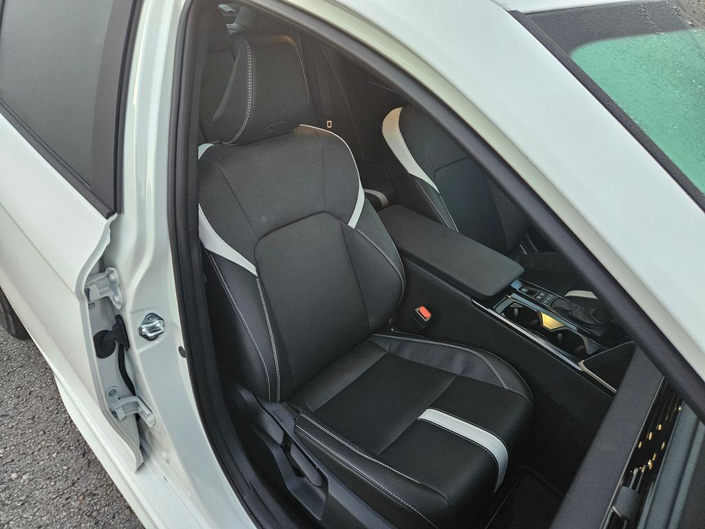 2025 Toyota Camry SE 15