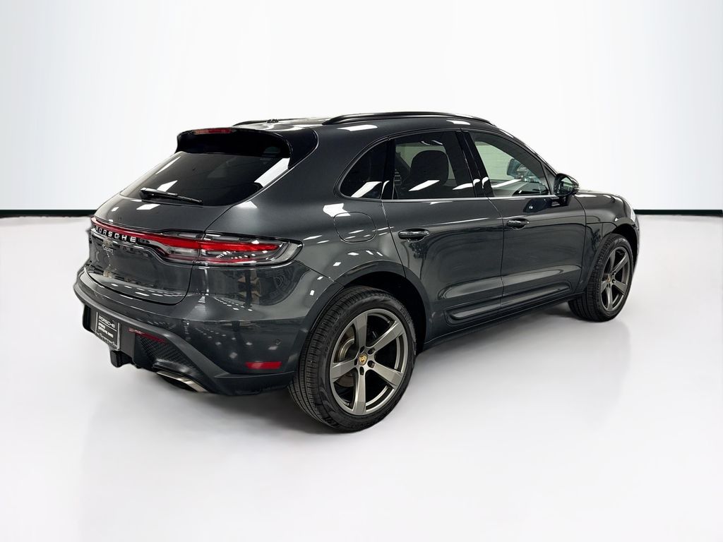 Thumbnail: 2025 Porsche Macan - 7