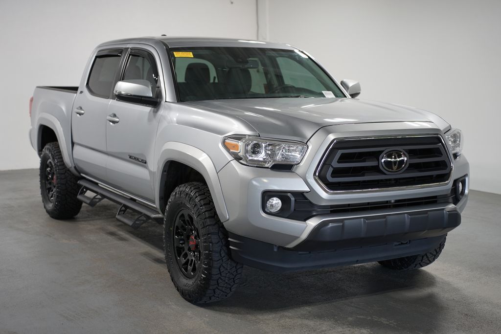 2022 Toyota Tacoma SR5 3