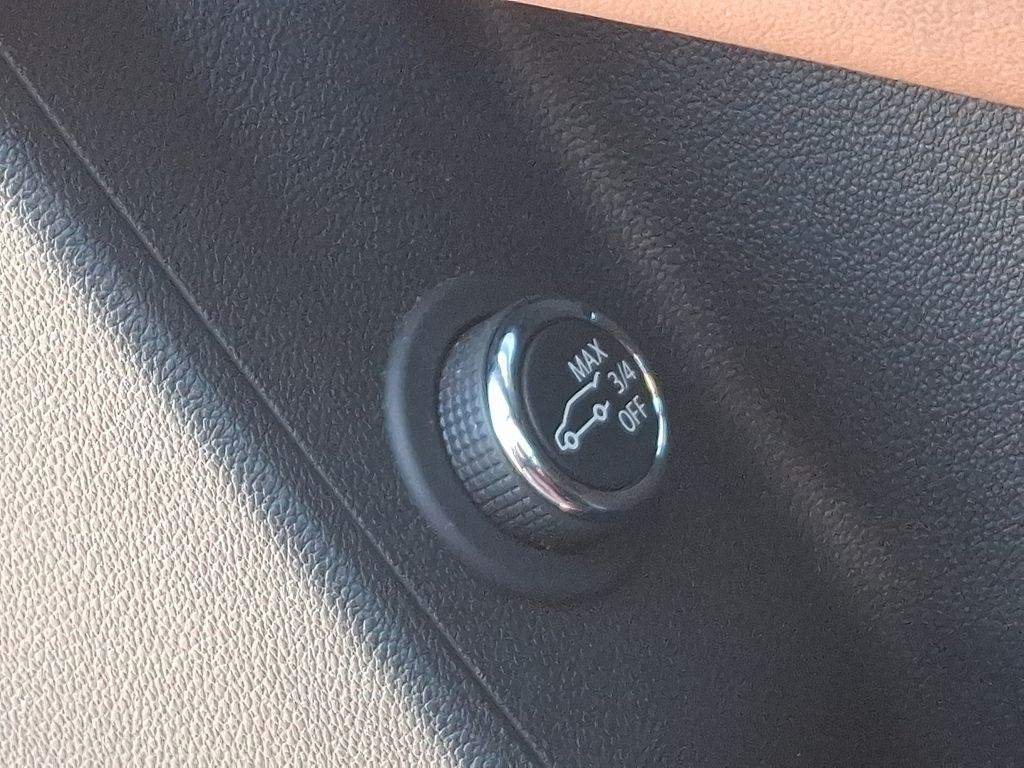 Thumbnail: 2025 Cadillac XT5 - 28