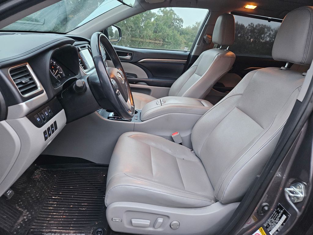 2019 Toyota Highlander Limited Platinum 15