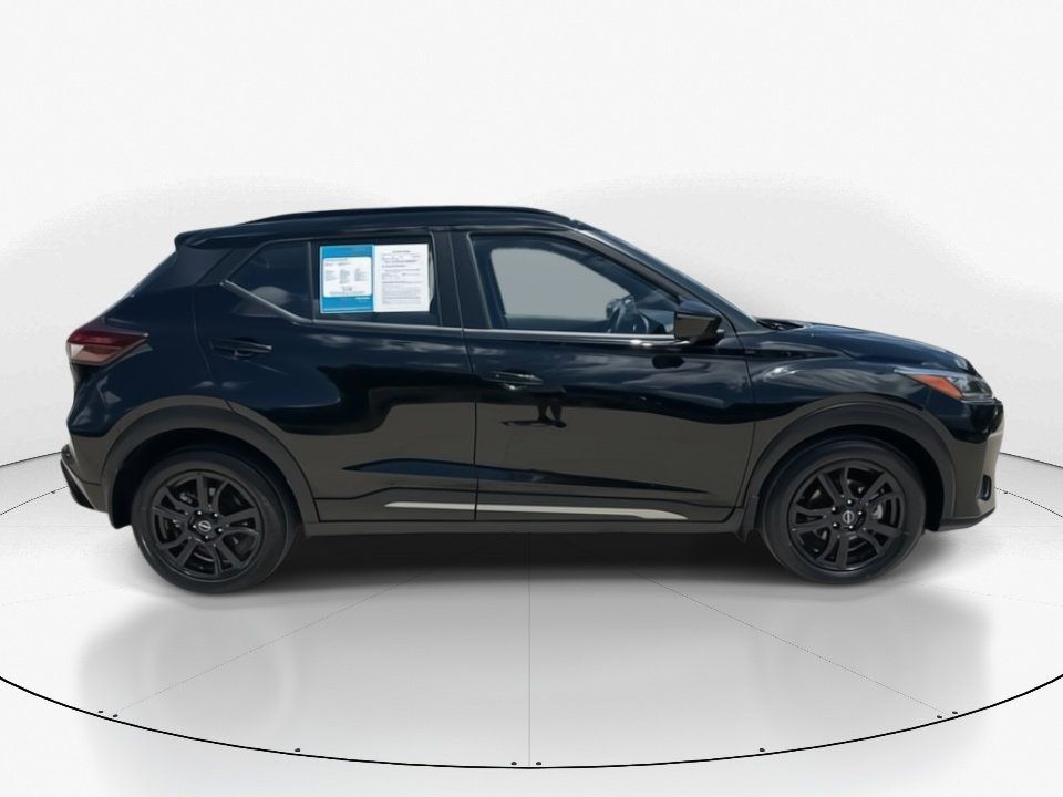 2023 Super Black Nissan Kicks SR FWD SUV