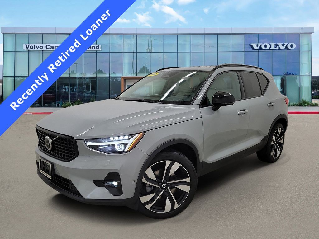 Gray Metallic 2026 Volvo XC40 B5 Ultra AWD SUV / Crossover All-Wheel Drive Automatic