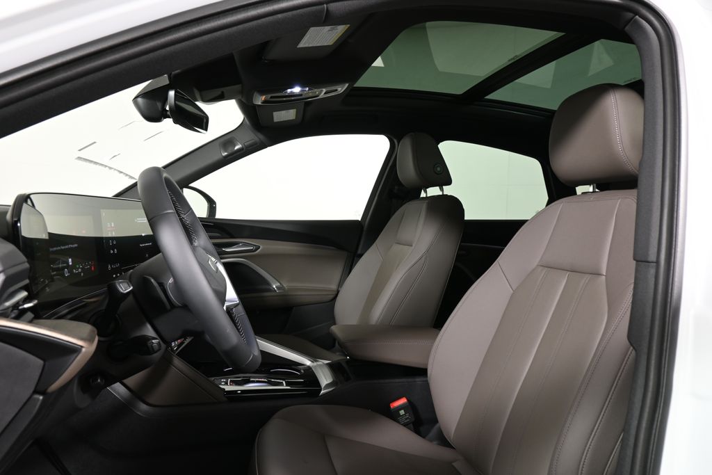 Thumbnail: 2025 Audi Q5 - 13