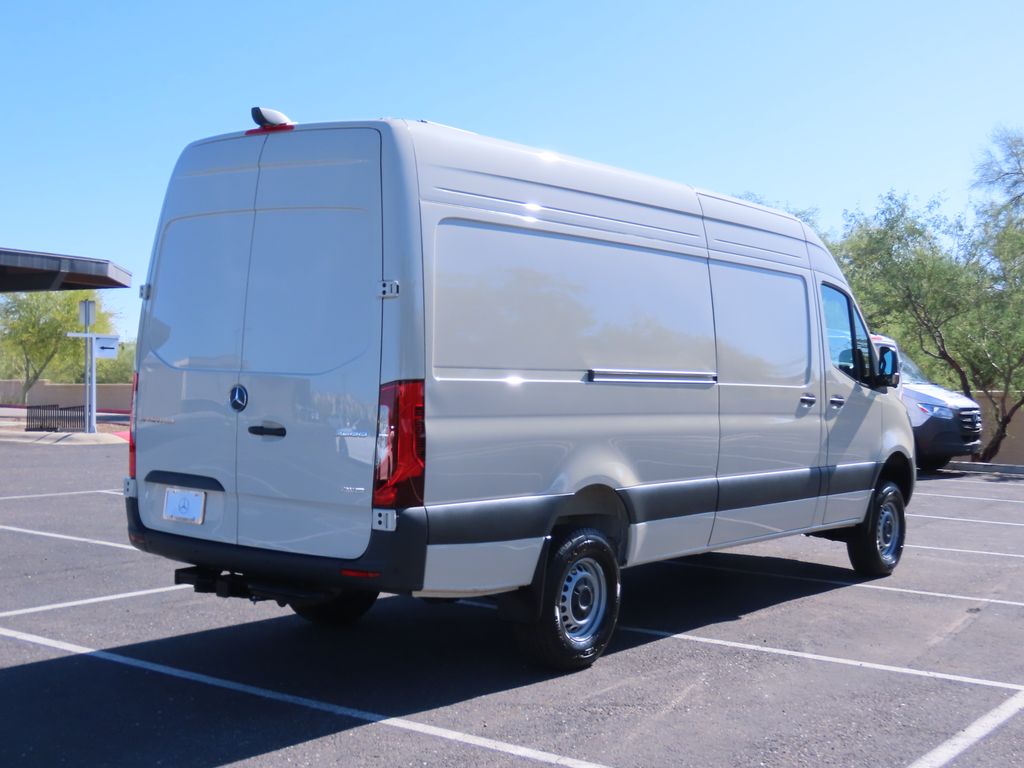 2025 Mercedes-Benz Sprinter 2500 5