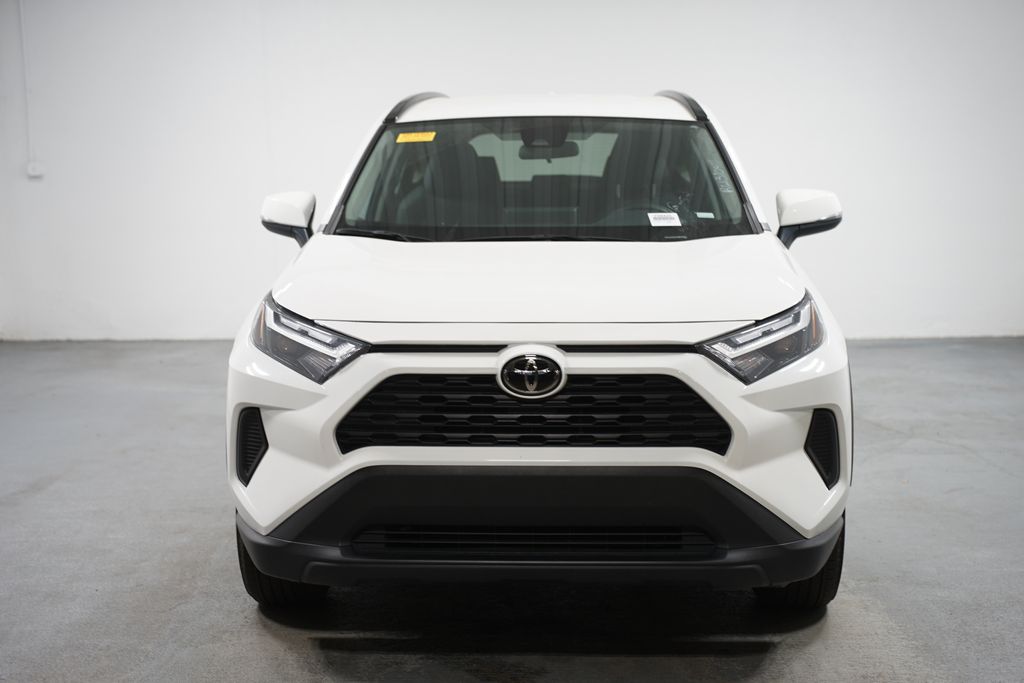 2024 Toyota RAV4 XLE 2