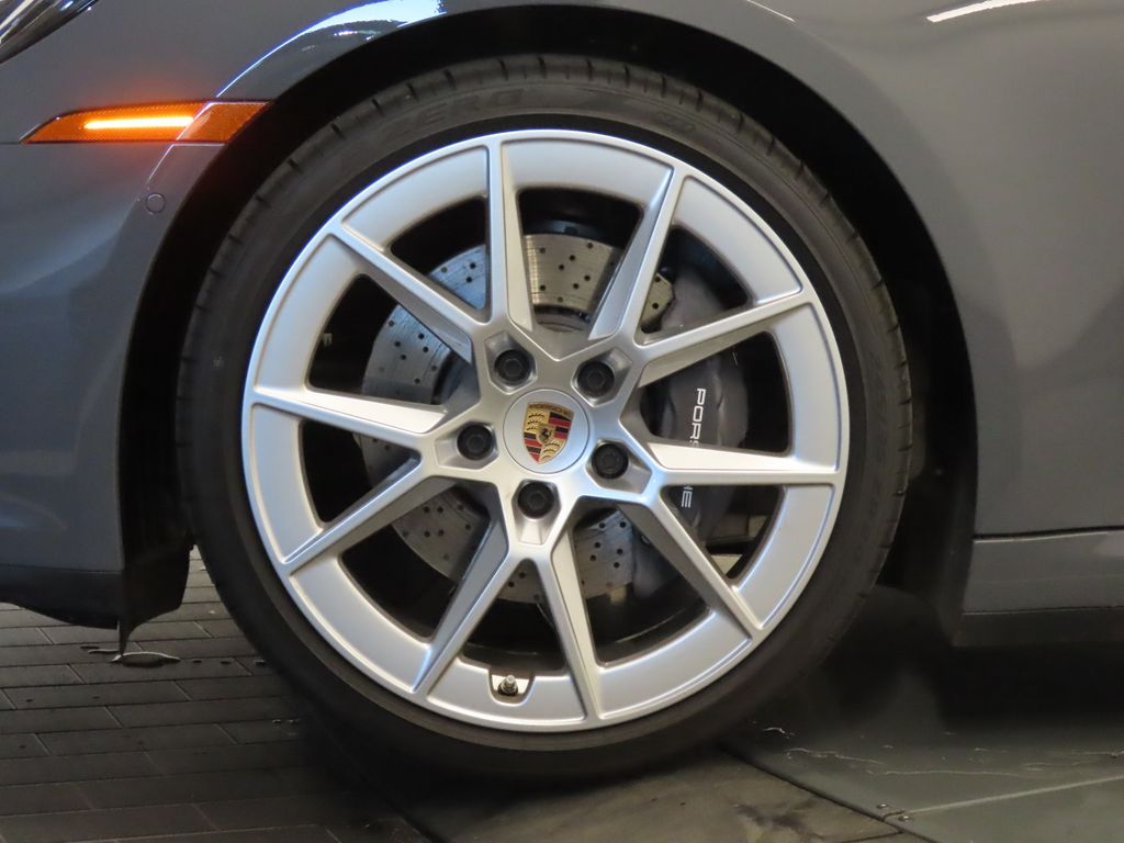 Thumbnail: 2025 Porsche 911 - 19