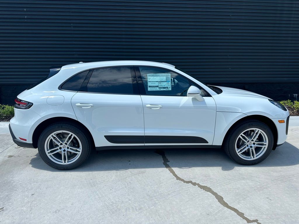 2024 Porsche Macan  10