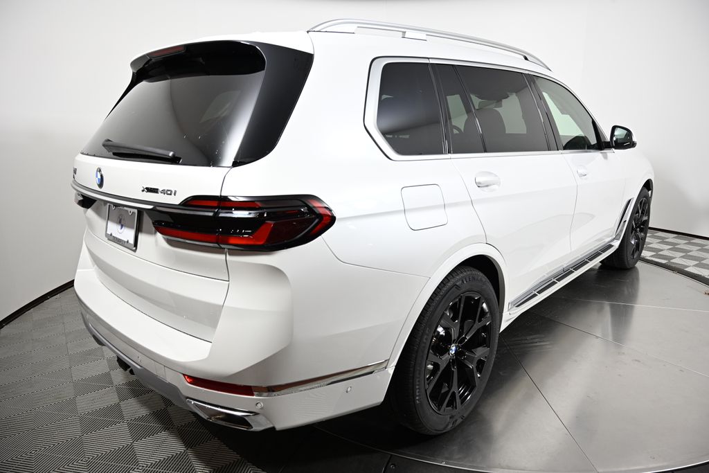 Thumbnail: 2026 BMW X7 - 5