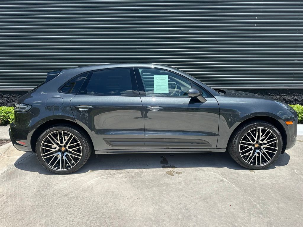Thumbnail: 2025 Porsche Macan - 8