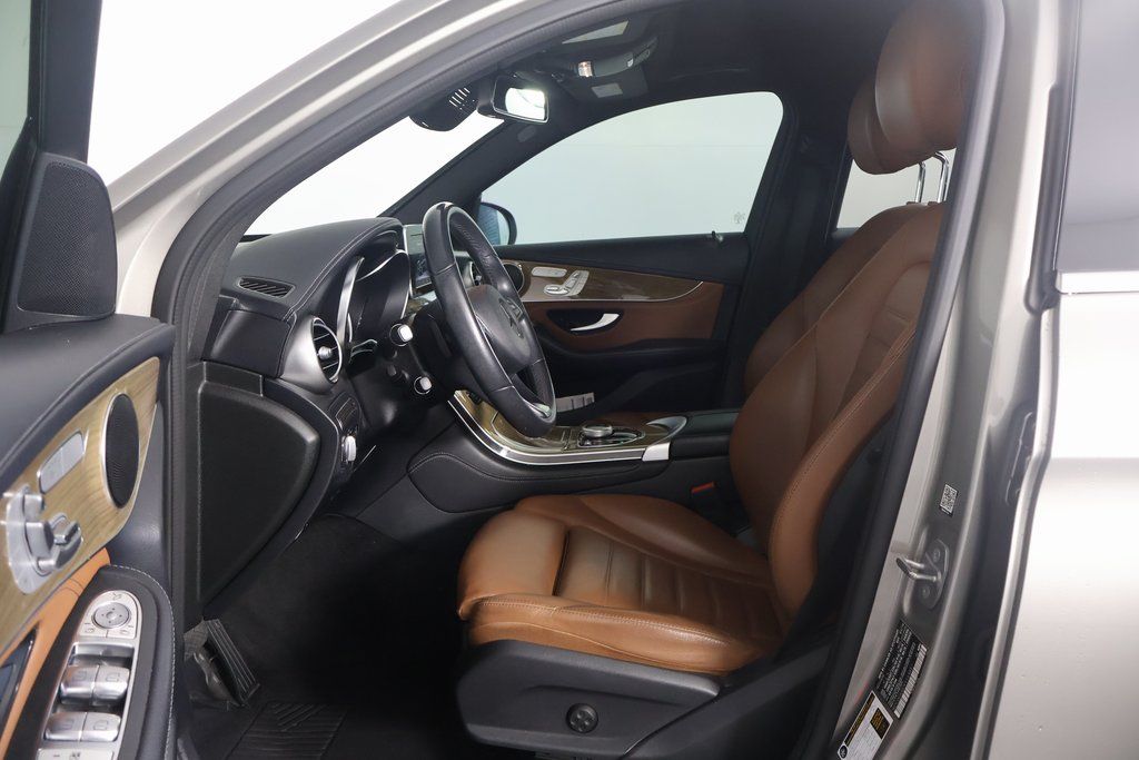Thumbnail: 2019 Mercedes-Benz GLC - 10