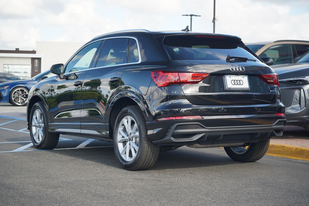 Thumbnail: 2025 Audi Q3 - 3