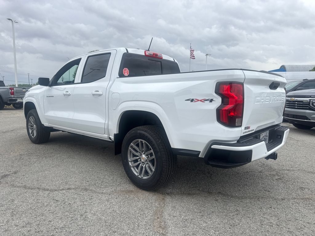 View vehicle photo 4