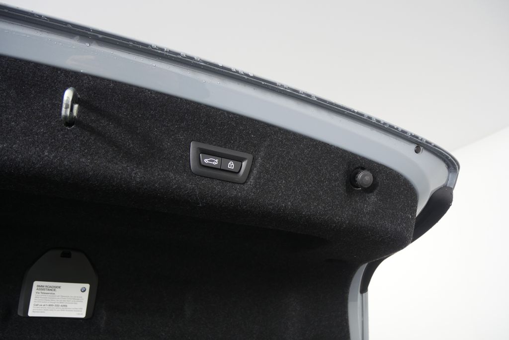 Thumbnail: 2021 BMW M3 - 21