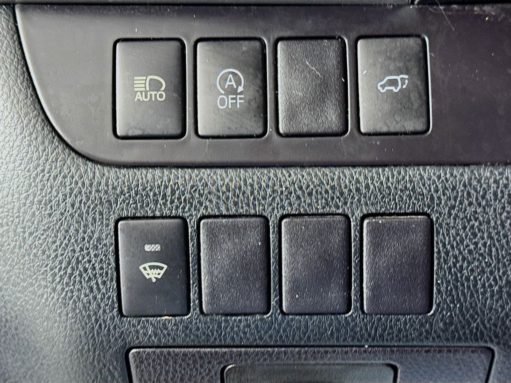 Used Car 2018 Toyota Highlander  Xle For Sale Under $25,000 In Austin, Texas