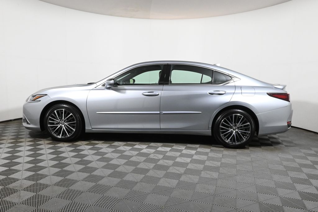 Thumbnail: 2025 Lexus ES - 2