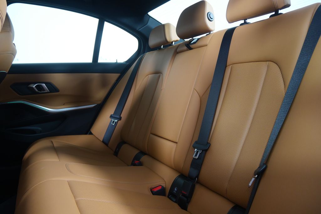 Thumbnail: 2025 BMW 3 Series - 16