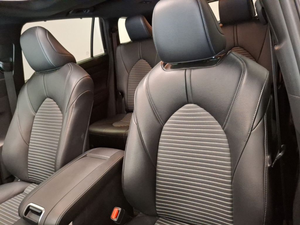 Used 2024 Toyota Highlander SUV