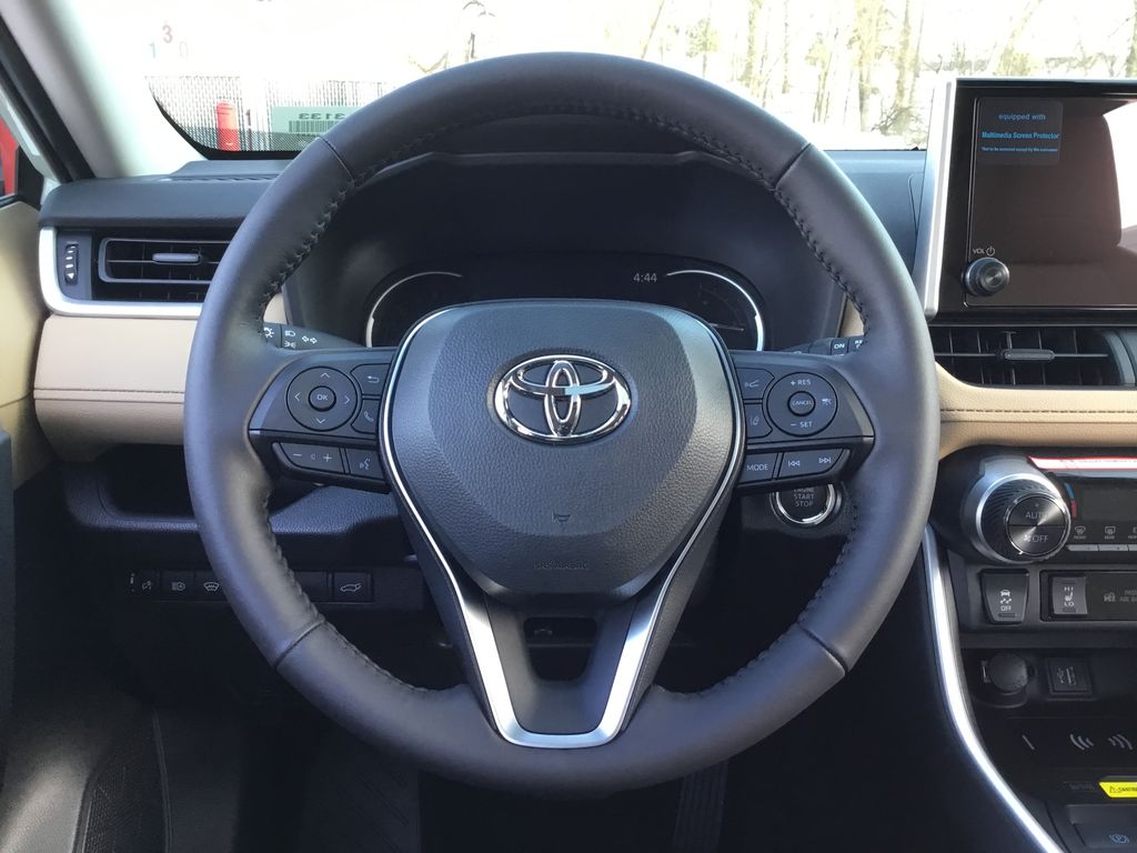 Thumbnail: 2025 Toyota RAV4 - 21