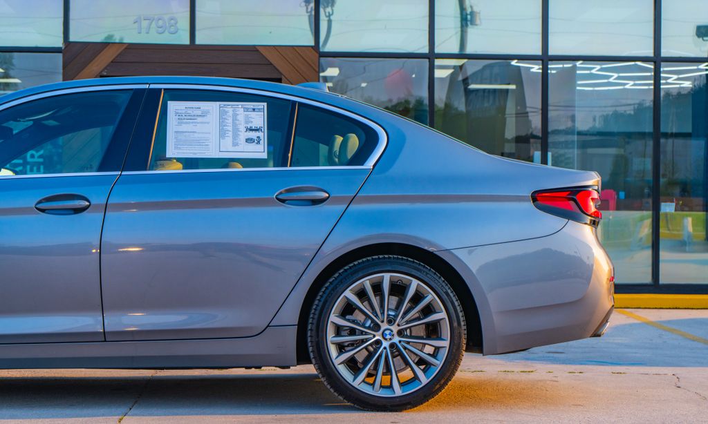 2023 BMW 5 Series 530i - 8