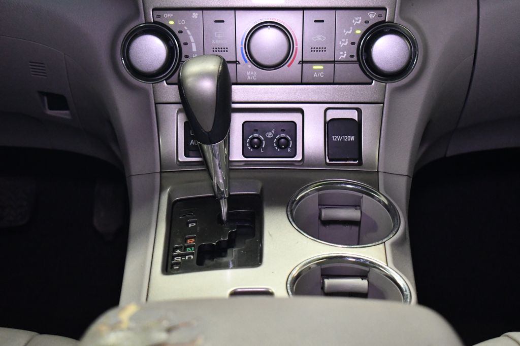 Thumbnail: 2012 Toyota Highlander - 19