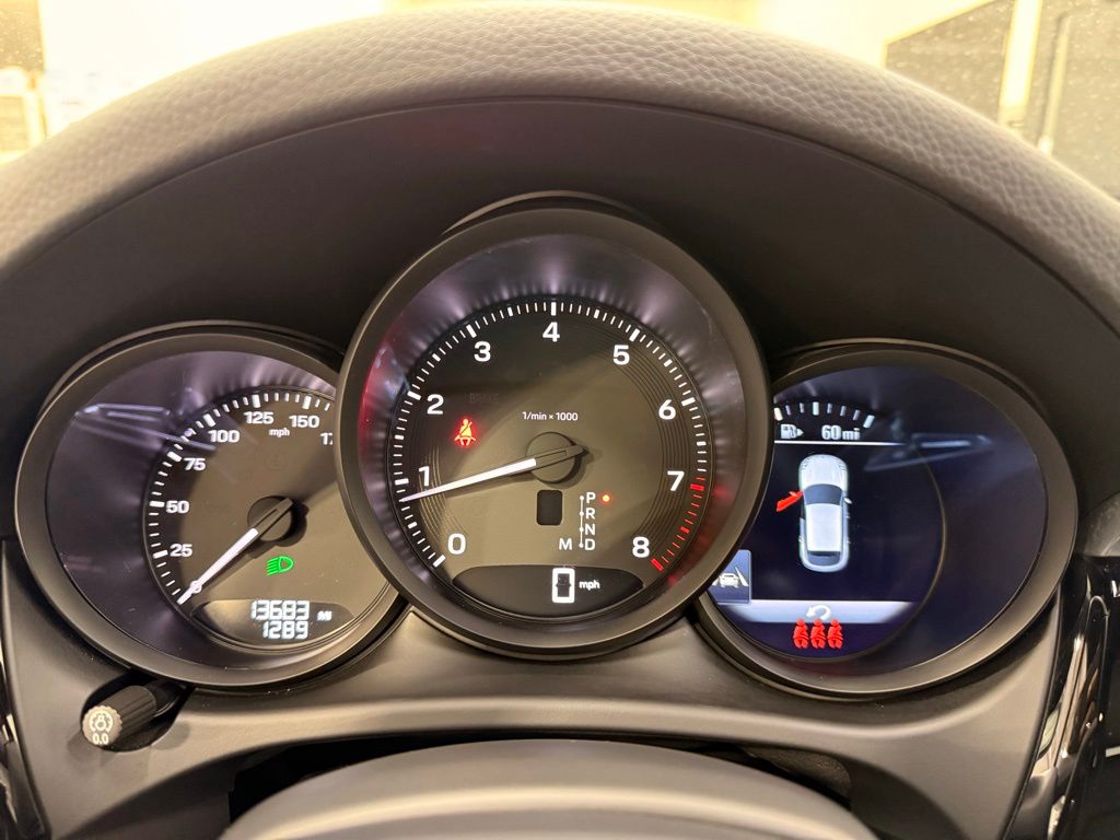 Thumbnail: 2022 Porsche Macan - 15