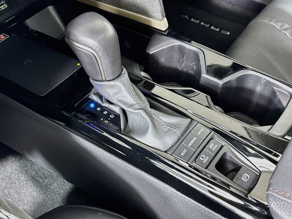 Thumbnail: 2025 Toyota Camry - 17