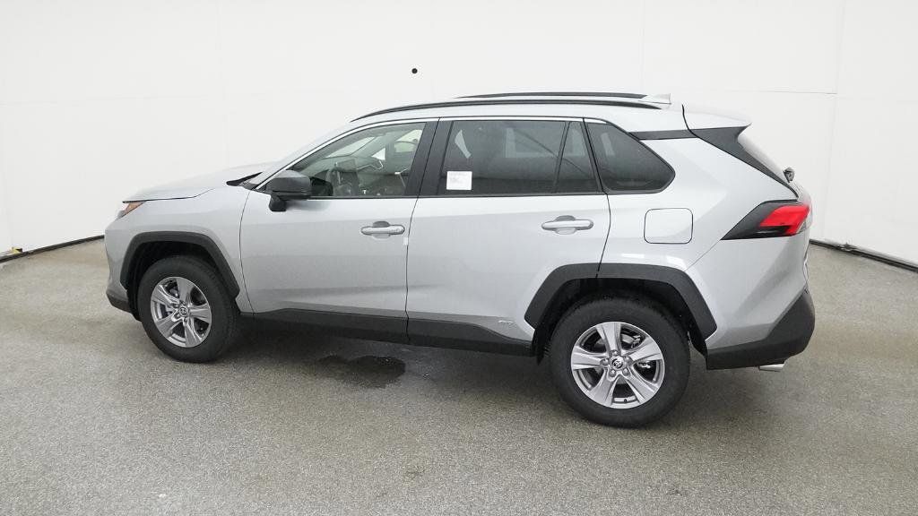Thumbnail: 2025 Toyota RAV4 - 3