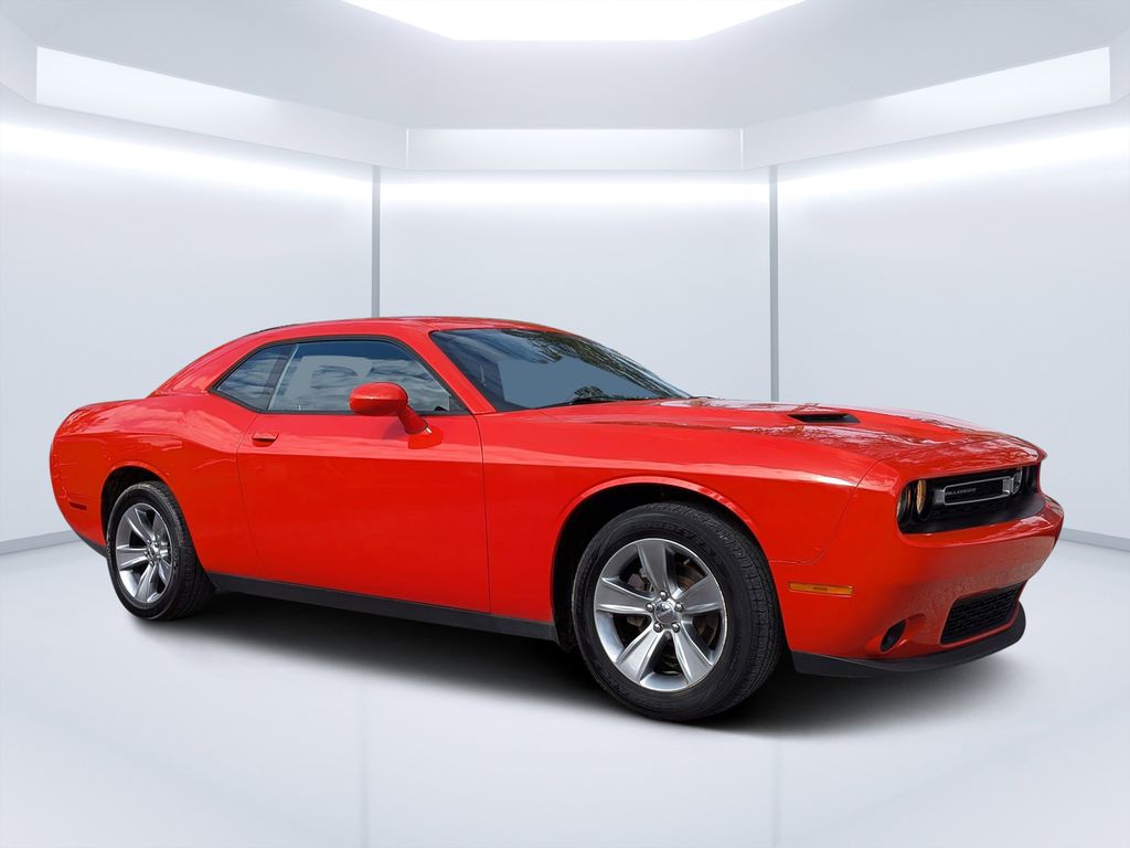 2020 Dodge Challenger SXT RWD