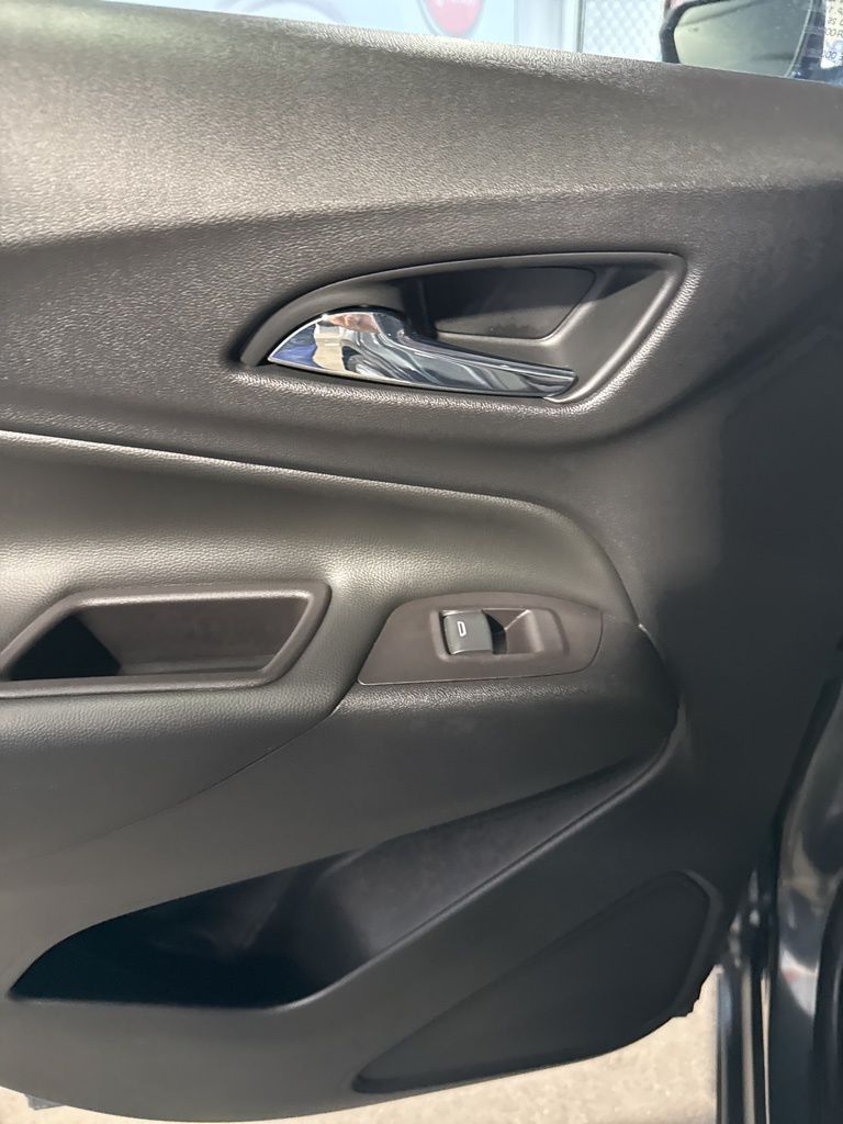 Thumbnail: 2020 Chevrolet Equinox - 28