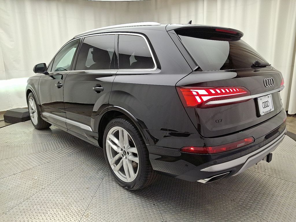 Thumbnail: 2025 Audi Q7 - 4