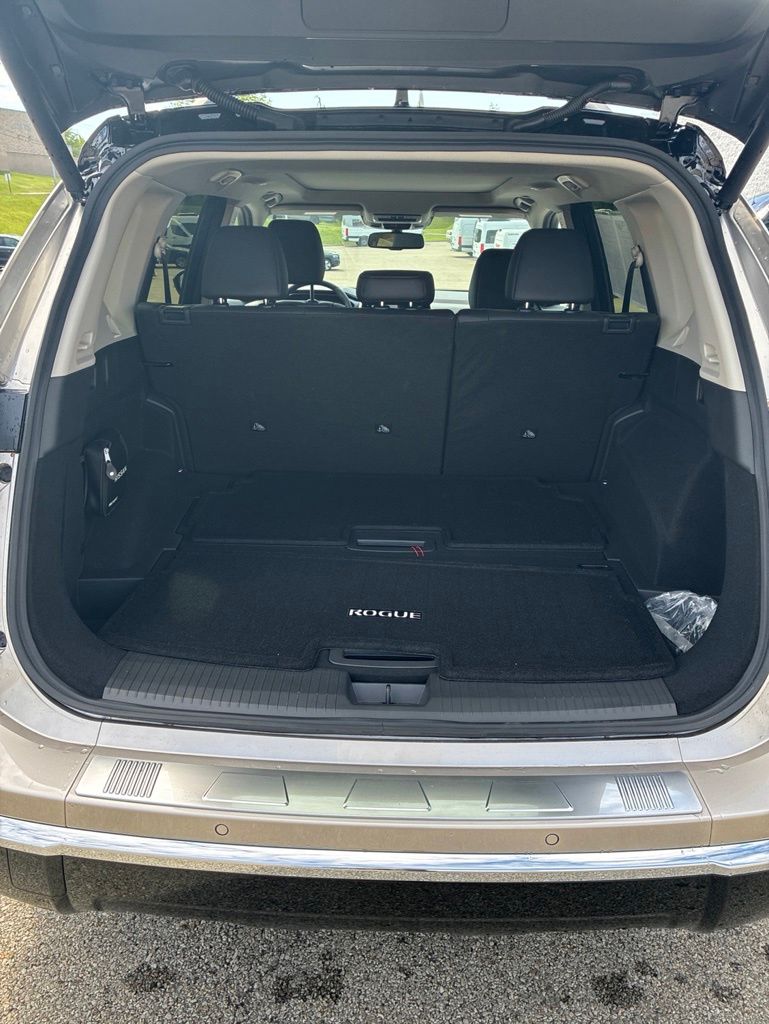 2026 Nissan Rogue Platinum Gold at South Hills Kia