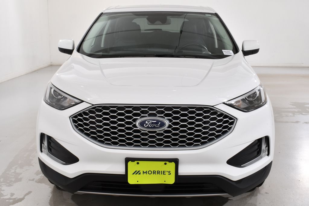 Used 2023 White Ford SEL image 3