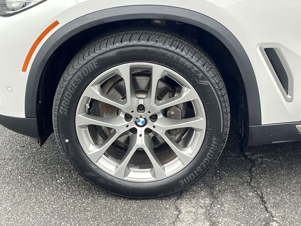 Thumbnail: 2023 BMW X5 - 10