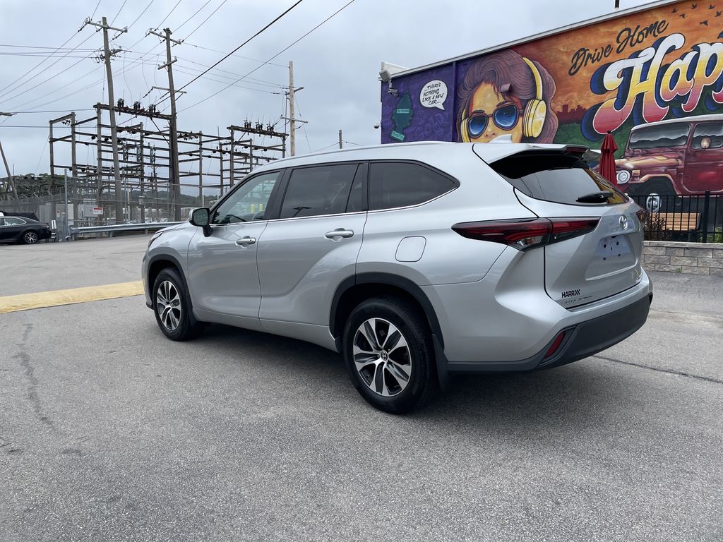 Used 2024 Toyota Highlander SUV