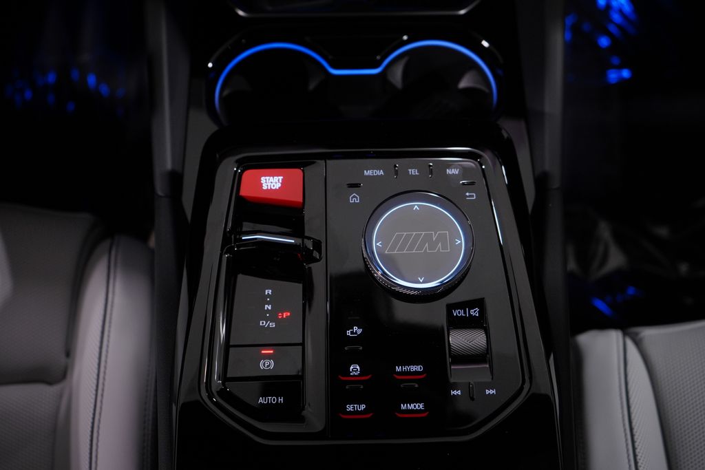 Thumbnail: 2026 BMW M5 - 15