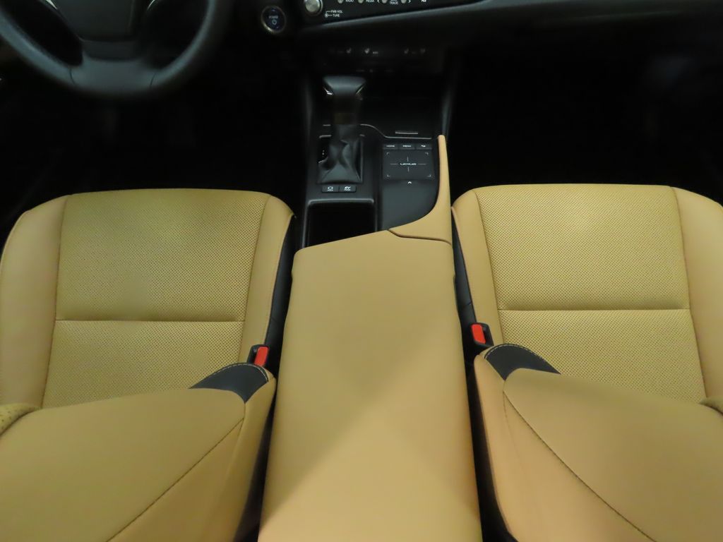 Thumbnail: 2022 Lexus ES - 16