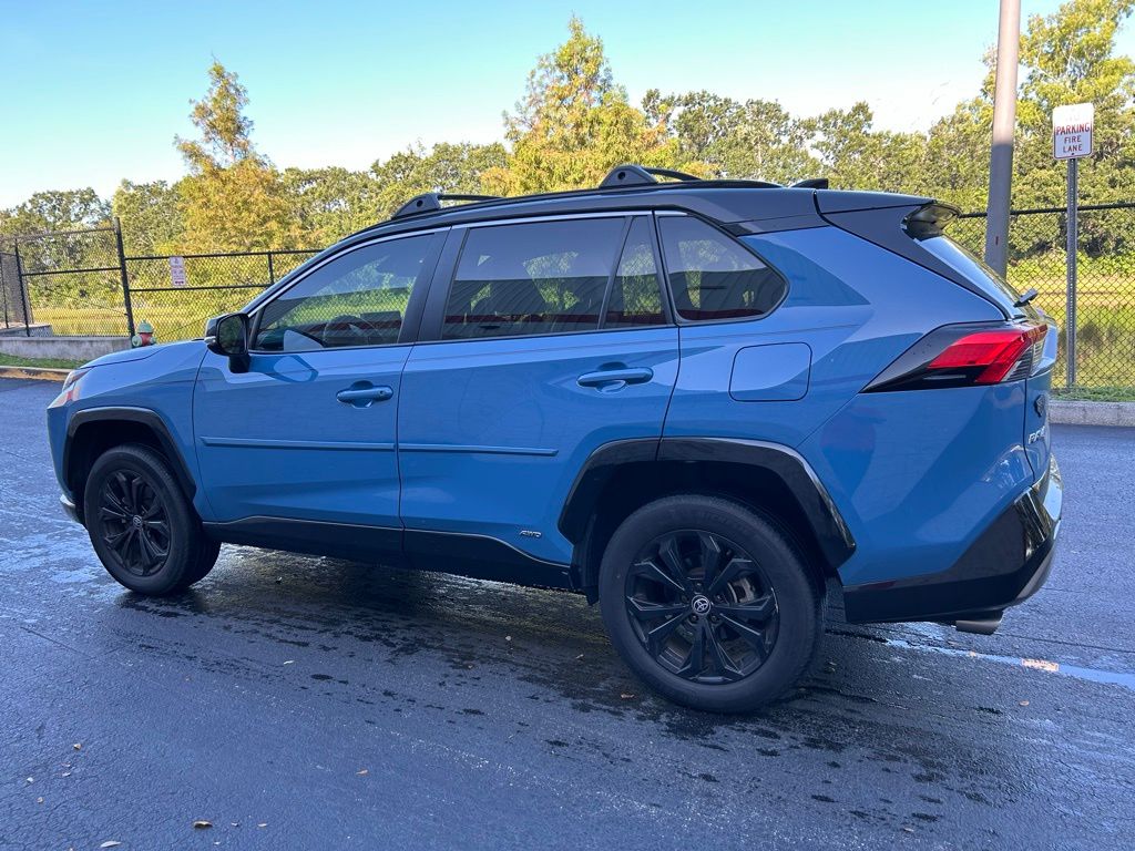 Thumbnail: 2022 Toyota RAV4 - 3