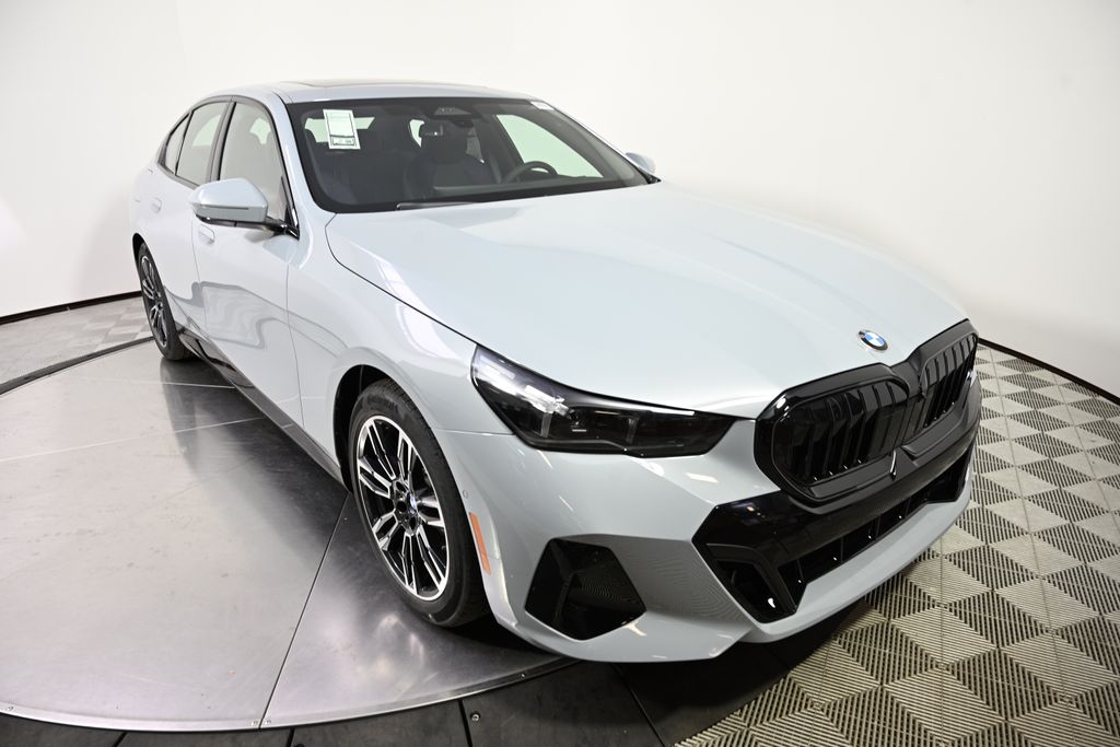 Thumbnail: 2027 BMW 5 Series - 7