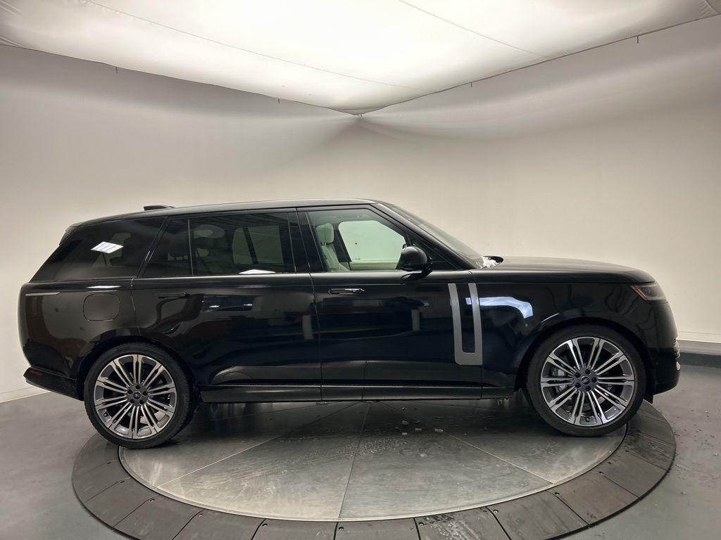 Thumbnail: 2023 Land Rover Range Rover - 6