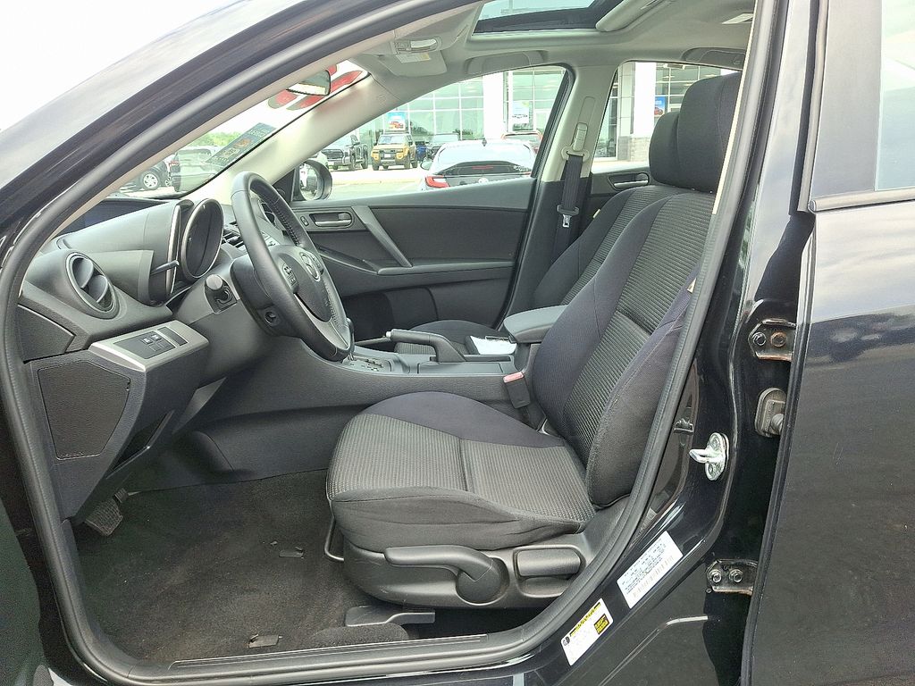2013 Mazda Mazda3 i Touring 13