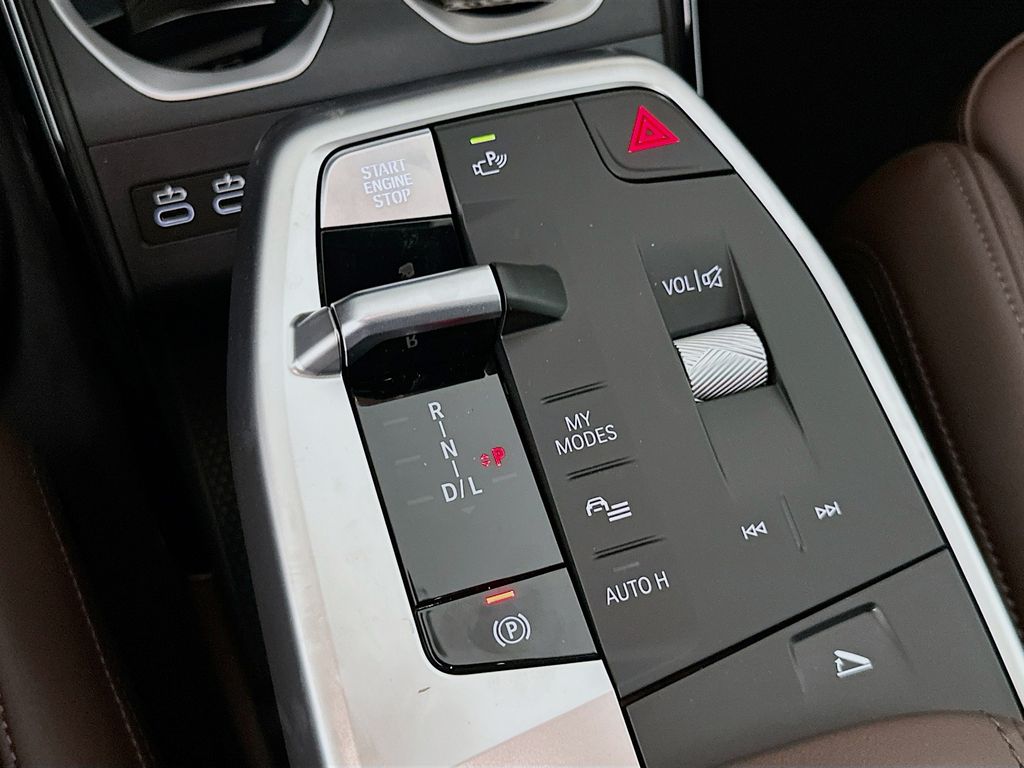 2025 BMW X1 xDrive28i 15