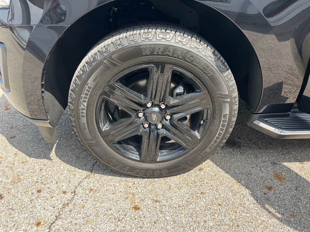 2021 Ford Expedition XLT photo