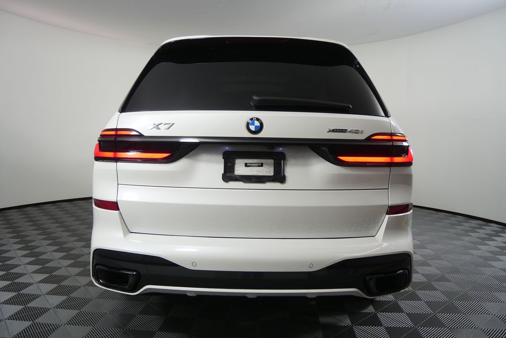 Thumbnail: 2024 BMW X7 - 4