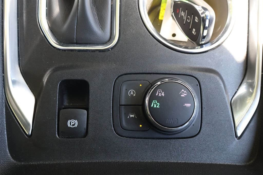 Thumbnail: 2023 Chevrolet Traverse - 23