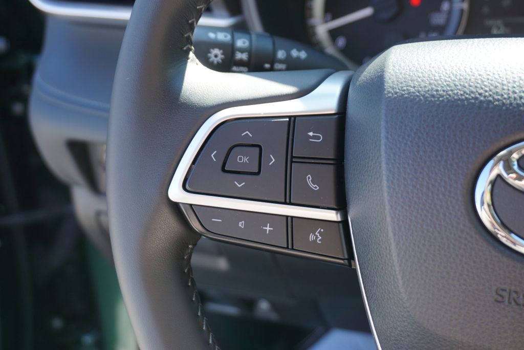 Thumbnail: 2024 Toyota Highlander - 26