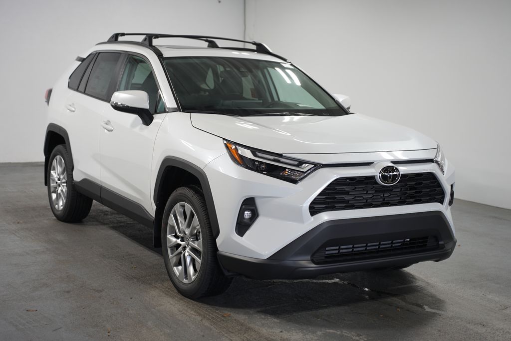 2025 Toyota RAV4 XLE Premium 3