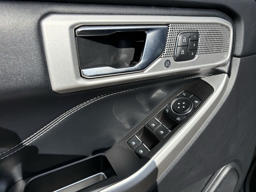 2022 Ford Explorer Limited - 10