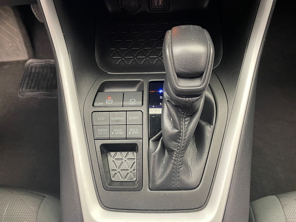 2023 Toyota RAV4 XLE 29