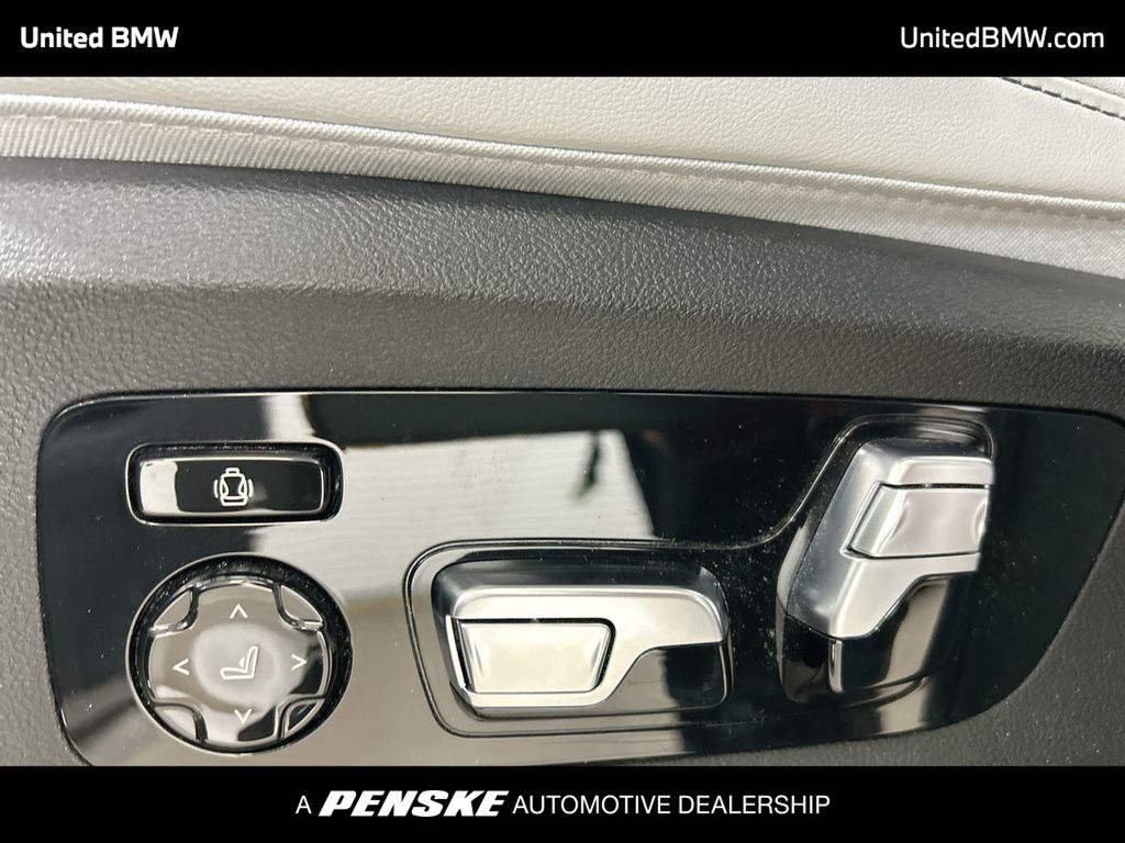 Thumbnail: 2024 BMW X7 - 12